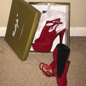 RED PUMPS!!! 🌶🌶🌶